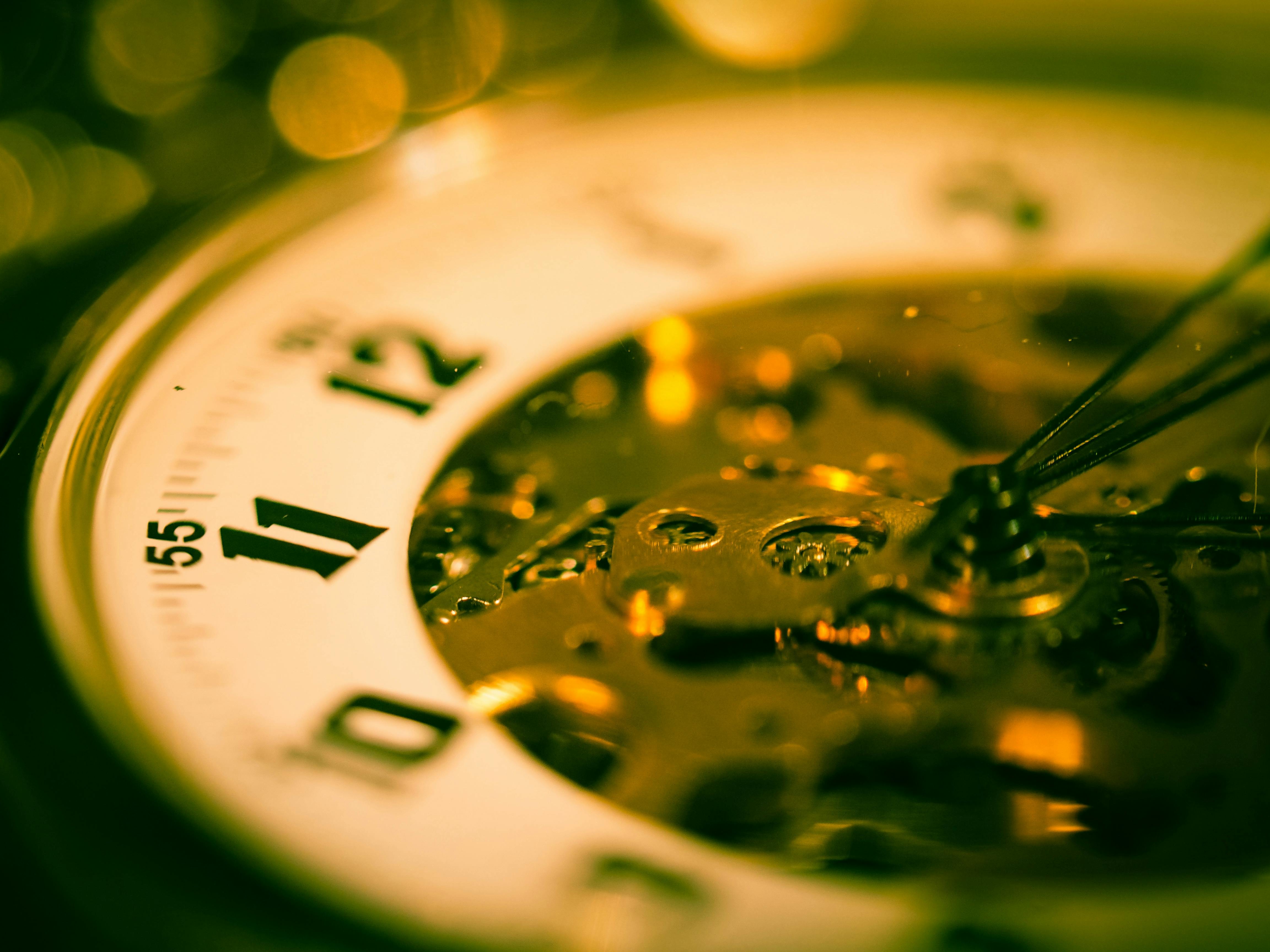 blur-clock-face-close-up-280361.jpg