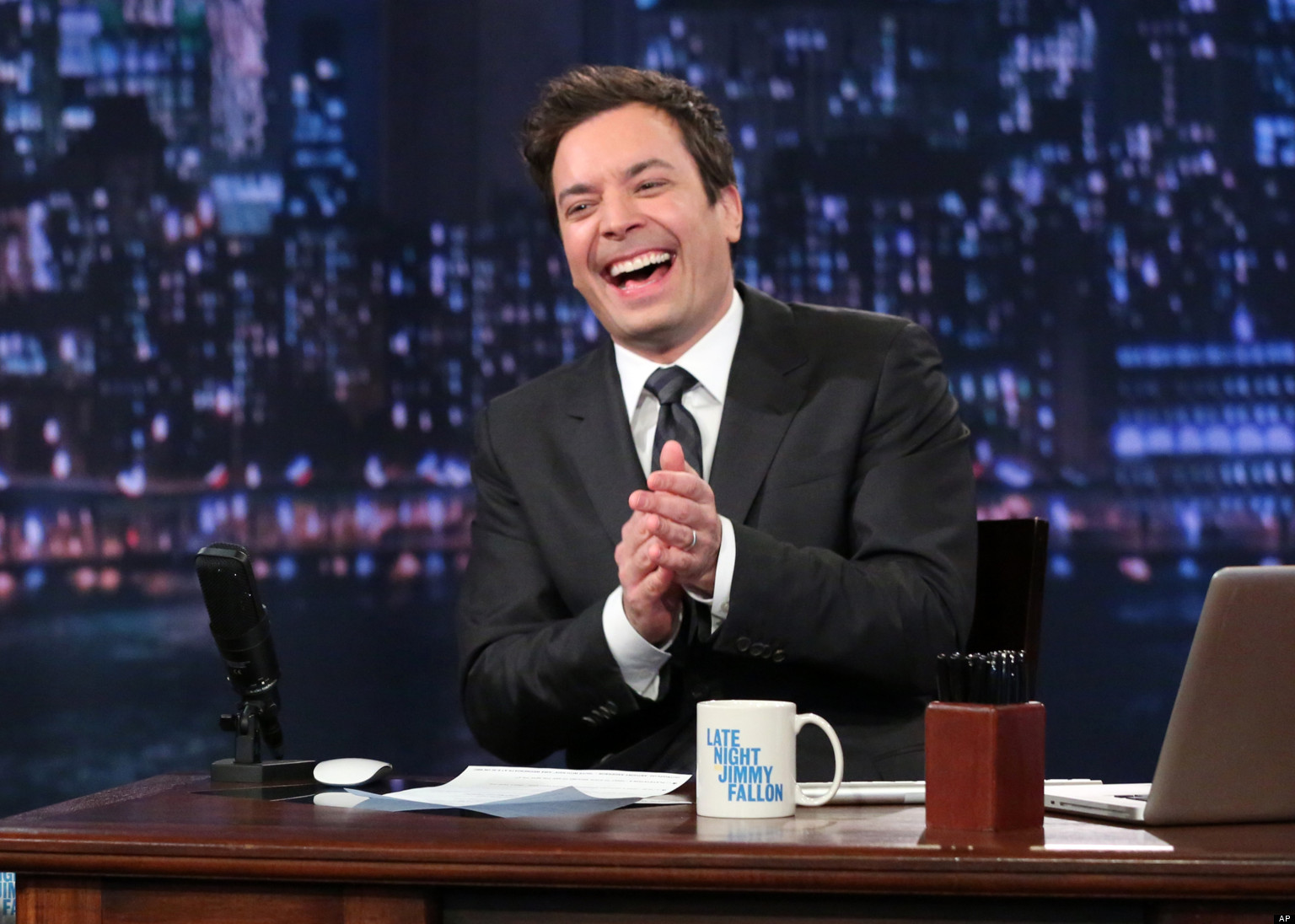 o-TONIGHT-SHOW-STARRING-JIMMY-FALLON-facebook.jpg